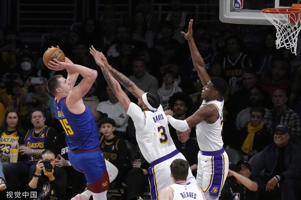 持对比赛的 持对比赛的